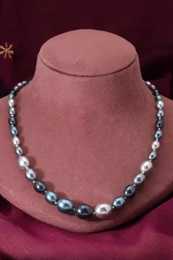 Turquoise color puwai necklace
