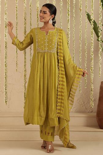 Mehendi green hand woven chanderi kurta set