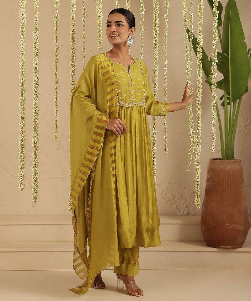 Mehendi green hand woven chanderi kurta set