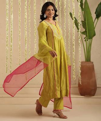 Mehendi green hand woven chanderi kurta set 2