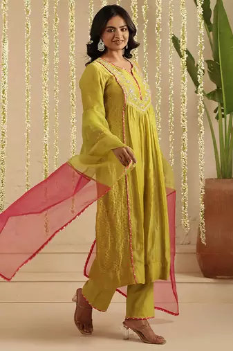 Mehendi green hand woven chanderi kurta set