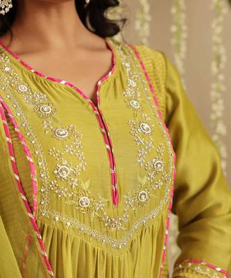 Mehendi green hand woven chanderi kurta set 3