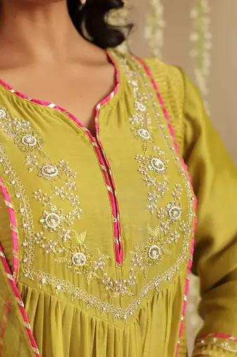 Mehendi green hand woven chanderi kurta set