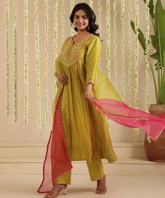 Mehendi green hand woven chanderi kurta set 4