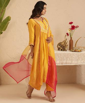 Mustard hand woven chanderi kurta set 2