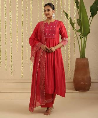 Red hand woven chanderi kurta set 1