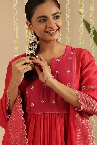 Red hand woven chanderi kurta set