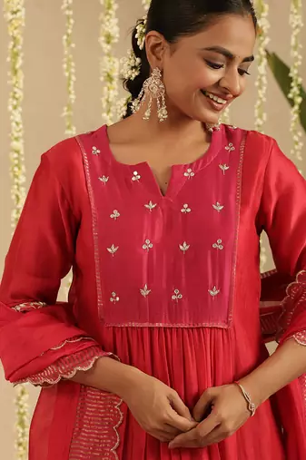 Red hand woven chanderi kurta set