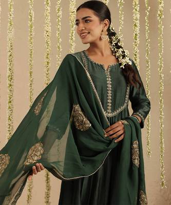 Green hand woven chanderi kurta set 4