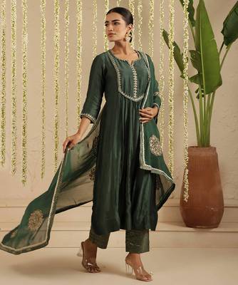 Green hand woven chanderi kurta set 5