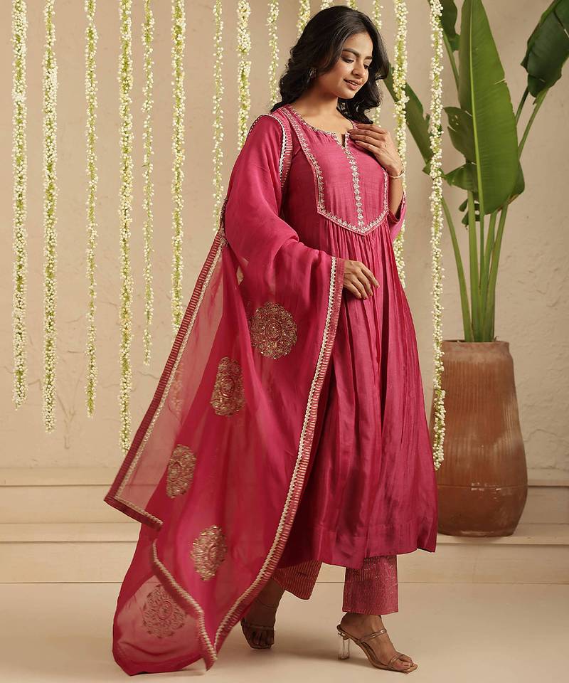 Magenta hand woven chanderi kurta set