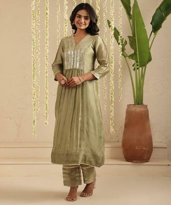 Green hand woven chanderi kurta set 2