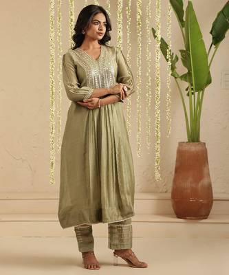 Green hand woven chanderi kurta set 3