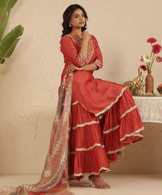 Crimson hand woven chanderi kurta set 3