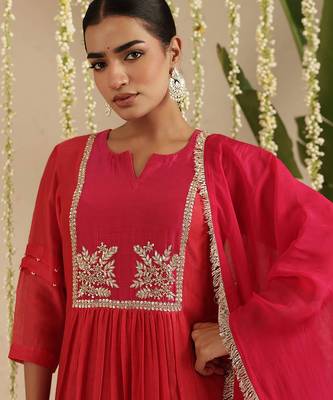 Red hand woven chanderi kurta set 3