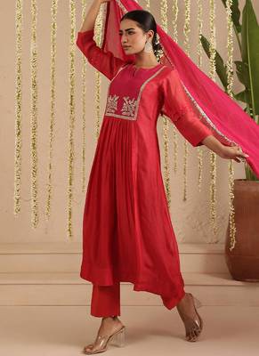 Red hand woven chanderi kurta set 5