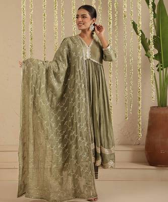 Green hand woven chanderi kurta set 1