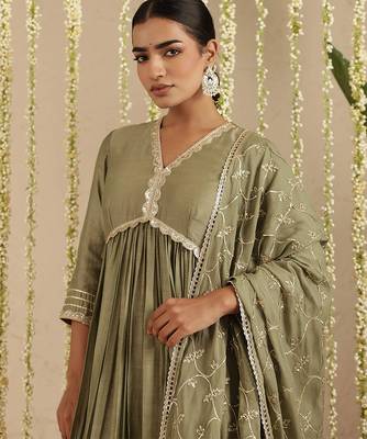 Green hand woven chanderi kurta set 3