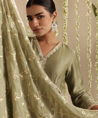 Green hand woven chanderi kurta set 4