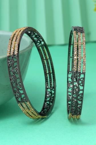 Black & gold color american diamond bangle size: 2.6