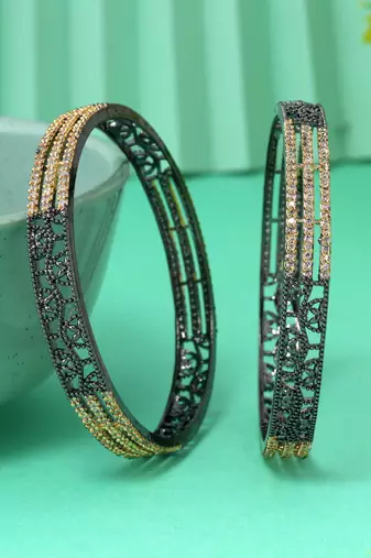 Black & gold color american diamond bangle size: 2.6