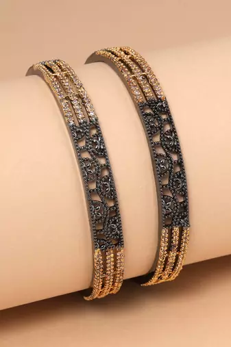 Black & gold color american diamond bangle size: 2.6