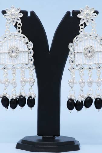 Kundan type zumka earring for girls