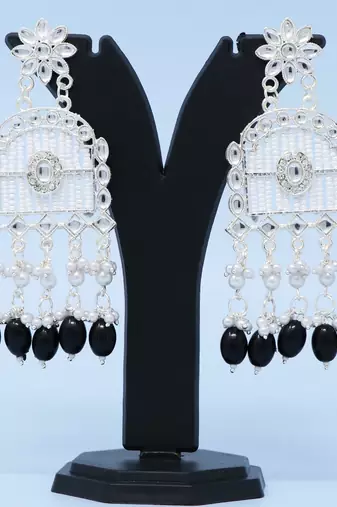 Kundan type zumka earring for girls