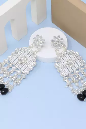 Kundan type zumka earring for girls