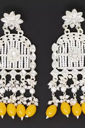 Kundan type zumka earring for girls