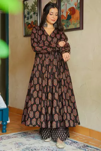 Black color stylish top with bottom for graceful party looks