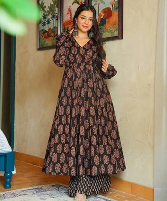 Black color stylish top with bottom for graceful party looks 3