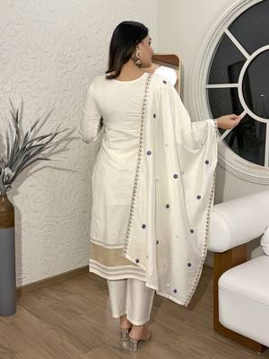Cream color viscosee silk reaymade kurta set with dupatta 2