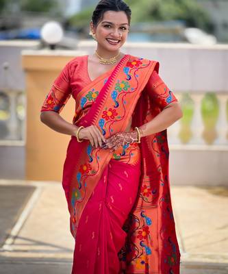 pink woven meenakari jacquard paithani silk blend ethnic saree 3