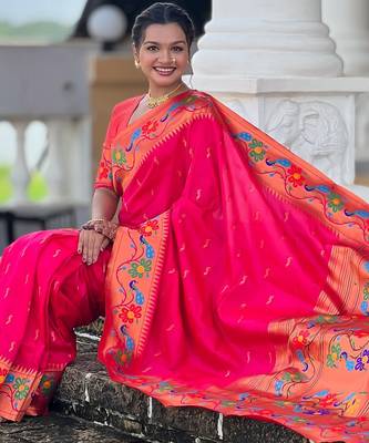 pink woven meenakari jacquard paithani silk blend ethnic saree 5