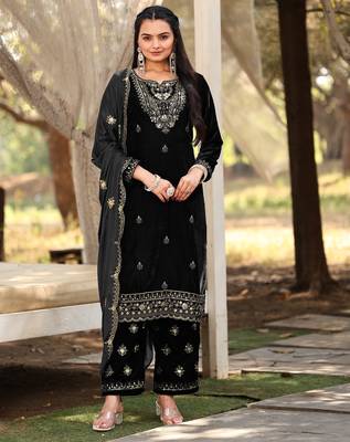 Black color sophesticated embroidered velvet suit 1