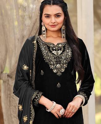 Black color sophesticated embroidered velvet suit 3
