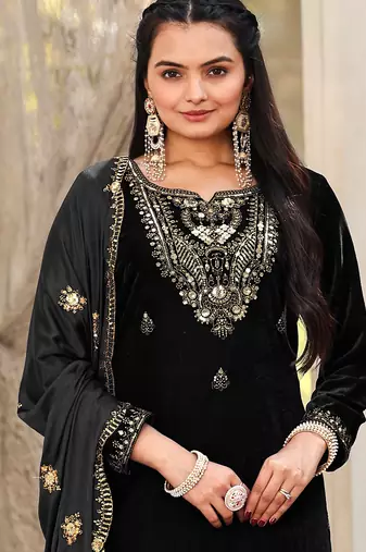 Black color sophesticated embroidered velvet suit
