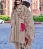 Women Mul Chanderi with thread work & Khatli Work Kurta With Trouser & With Dupatta