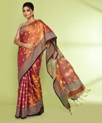 Women`s gold magenta zari cotton tissue jamdani saree 3