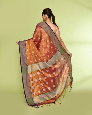 Women`s gold magenta zari cotton tissue jamdani saree 4