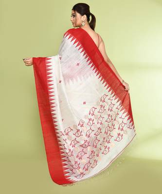 women's off white embellished matka silk blend jamdani saree 3