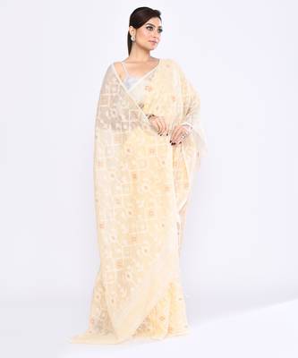 Women's cream embellished cotton blend jamdani saree 3