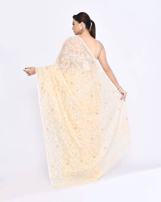 Women's cream embellished cotton blend jamdani saree 4