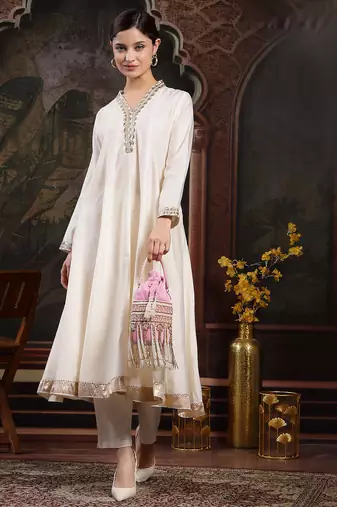 dewdrop fringe baby pink & ivory velvet beaded potli