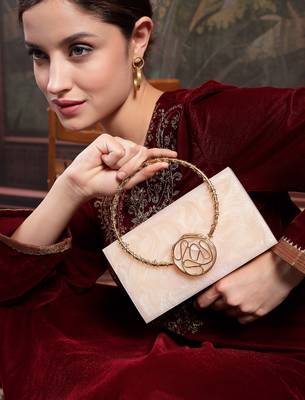 marble muse pearl cream & metallic gold resin marble textured clutch 3