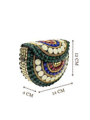 metal mirage green,motif embellished clutch 5