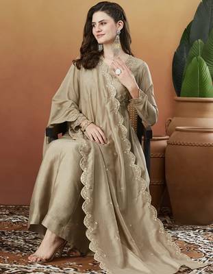 Cream vichitra silk thread embroidered with sequins work kurta pant set 2