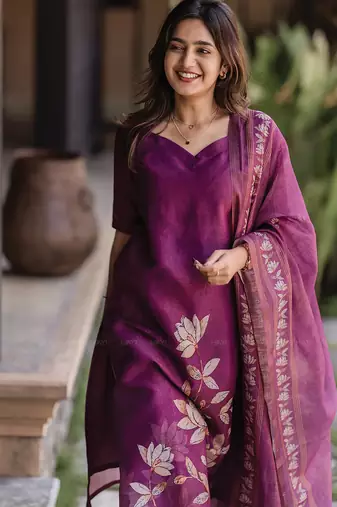Purple zarna silk printed kurti with dupatta