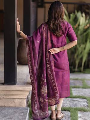 Purple zarna silk printed kurti with dupatta 3